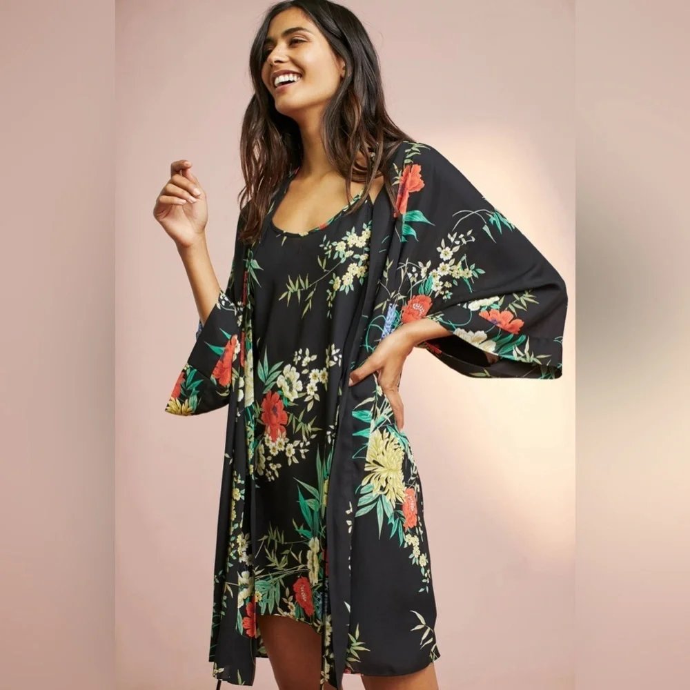 Flora Nikrooz Black Floral Robe - Size L - EUC - Picture 2 of 8